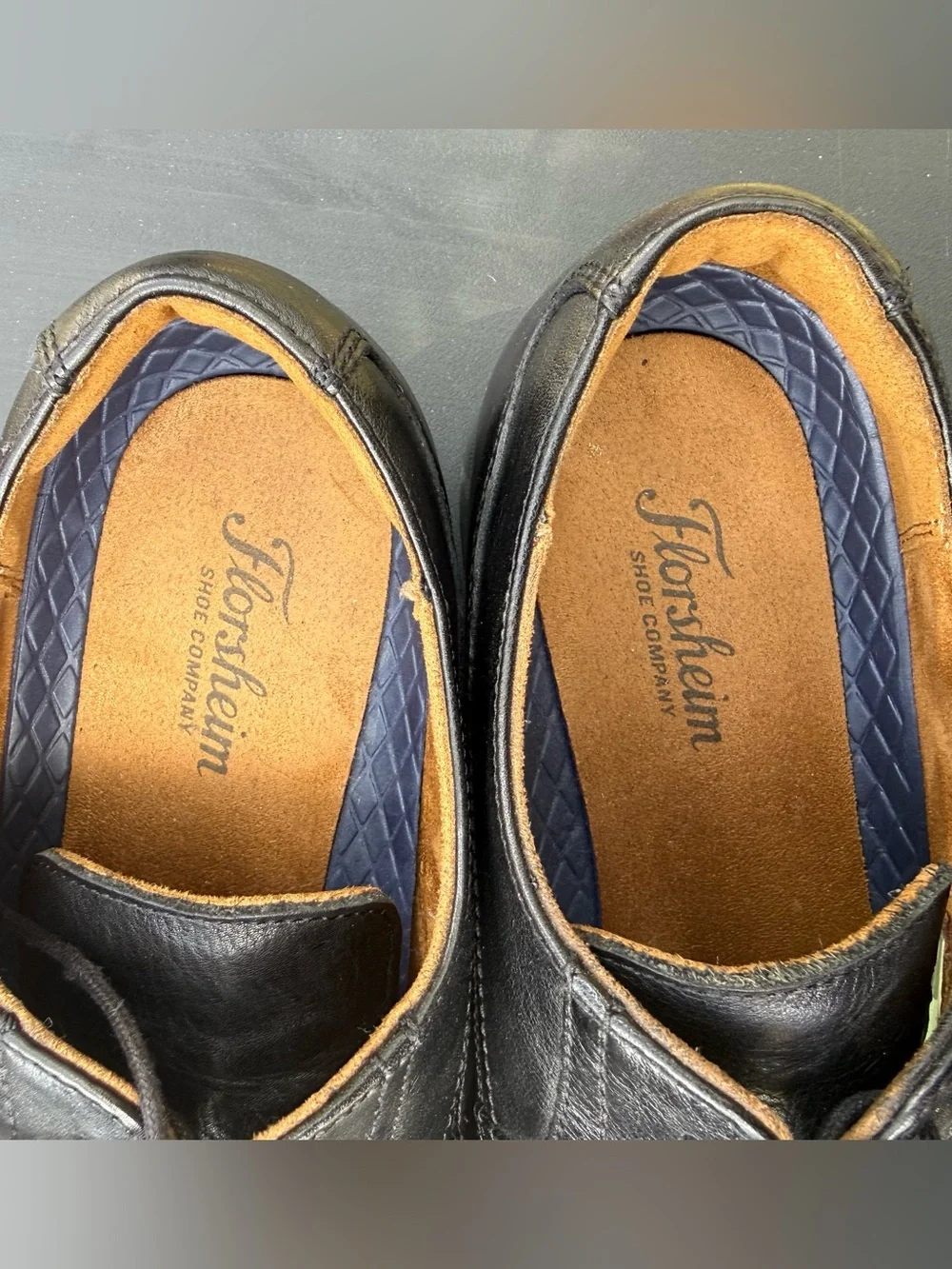 Florsheim Black Leather Cap-Toe Derby Dress Shoes